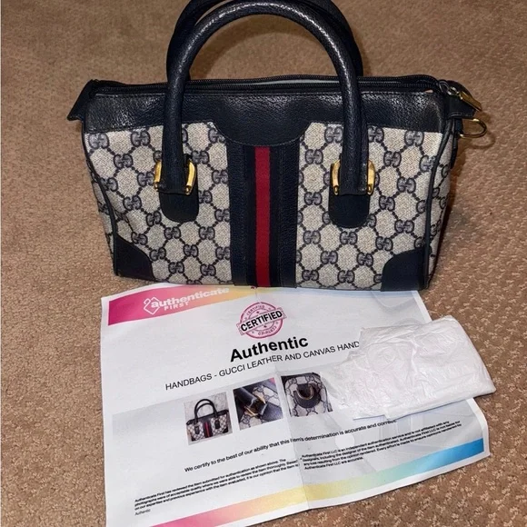 Gucci Navy and Cream Boston handbag with Certificate of authenticity - Picture 2 of 12